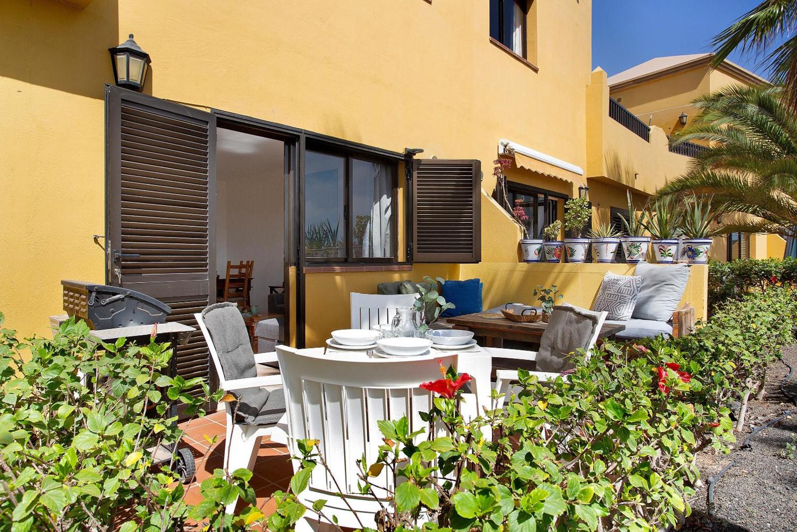 Terrace table and chairs